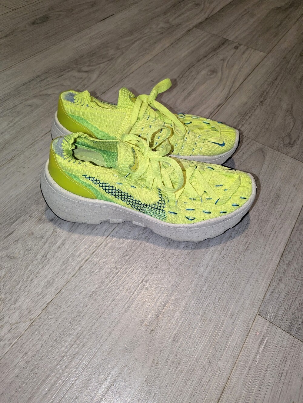 Nike Space Hippie 04 Refresh Women's Sneakers Size 6.5 Like New